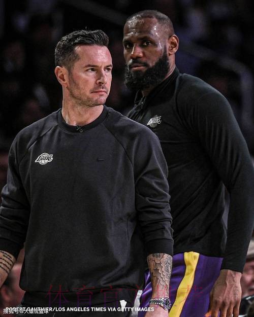 有时他让我滚开,自己布置战术,雷迪克赛后暗示41岁老詹的霸道 有时他让我滚开,自己布置战术,雷迪克赛后暗示41岁老詹的霸道